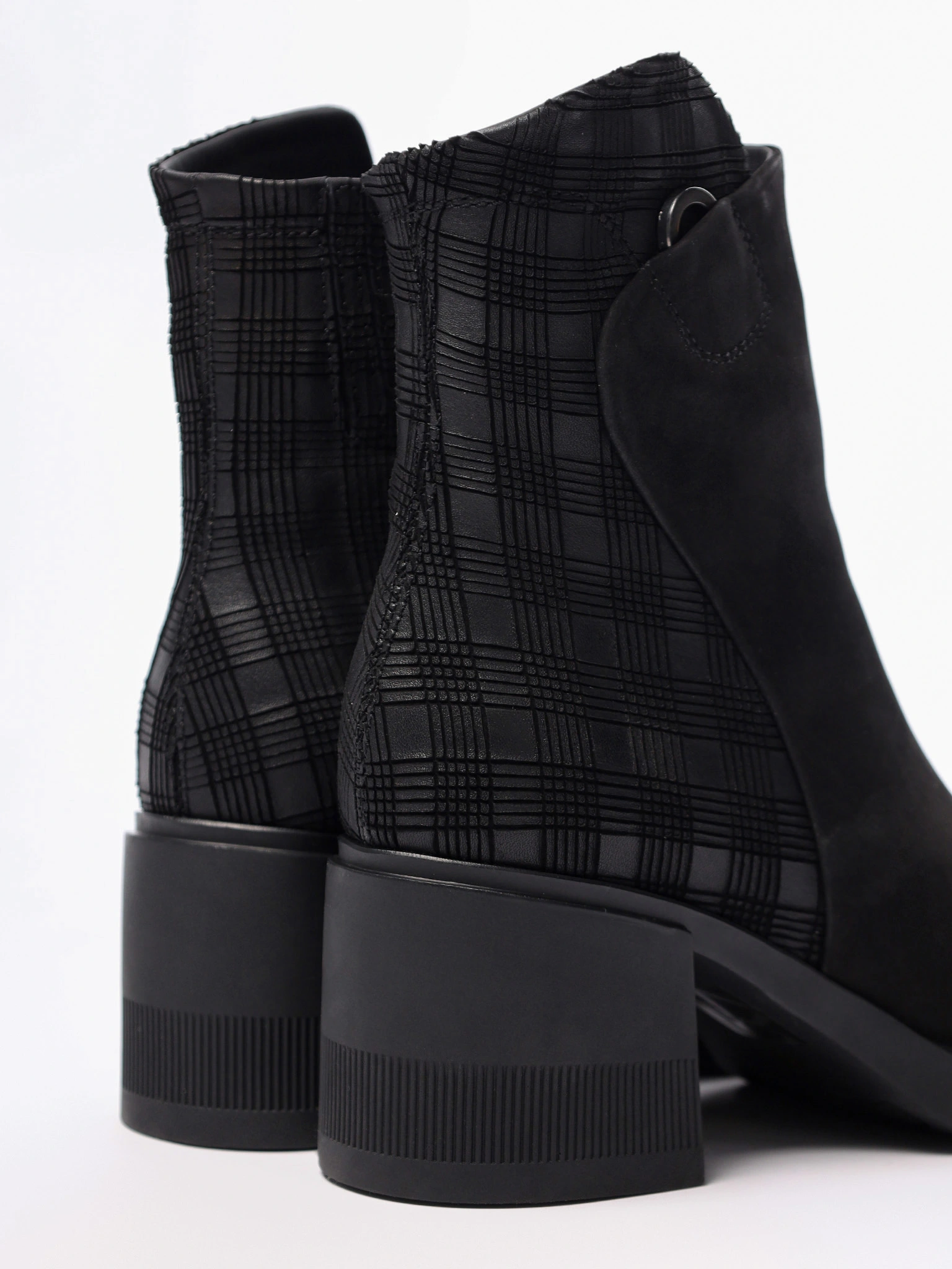 Ботильоны комбинированные черного цвета на высоком каблуке